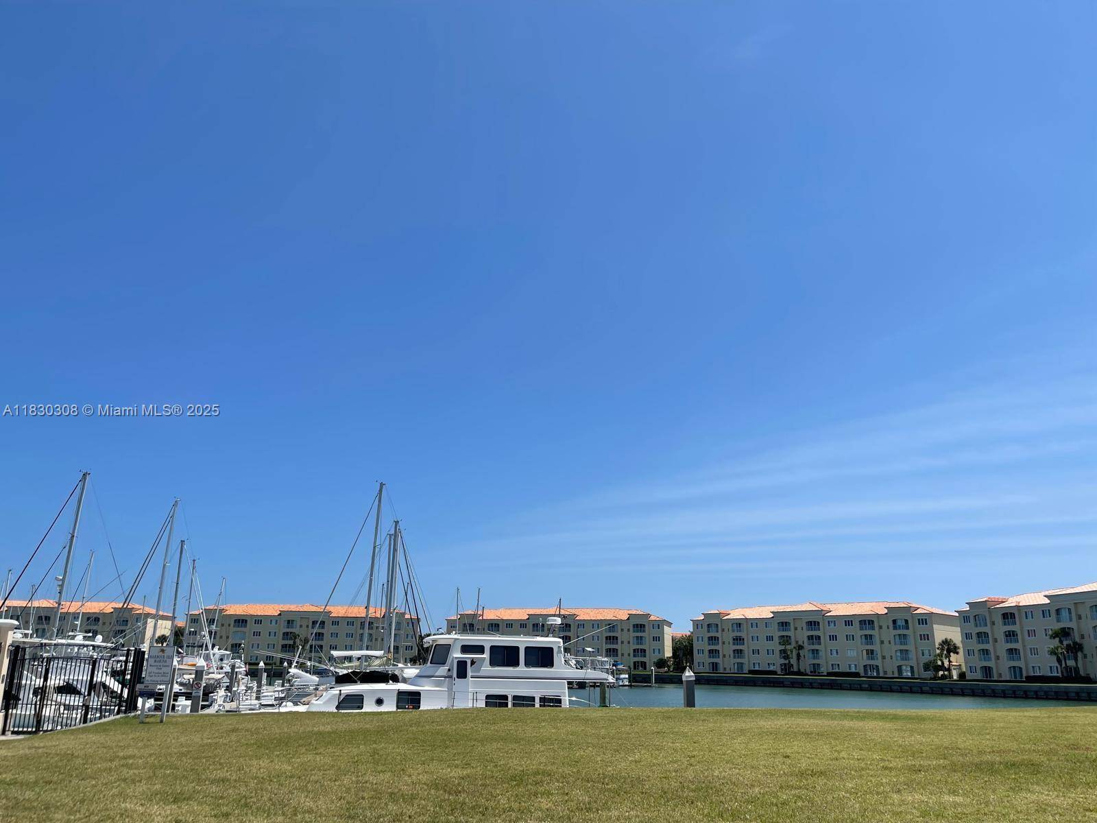 Fort Pierce, FL 34949,19 W Harbour Isle Dr W #201