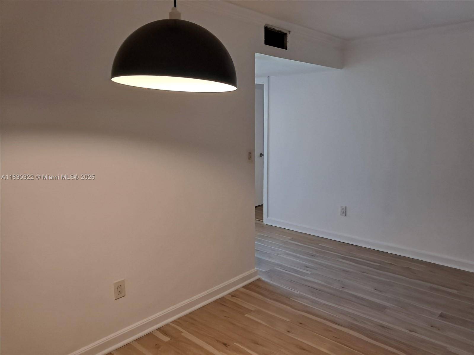 Aventura, FL 33180,3559 Magellan Cir #322-2