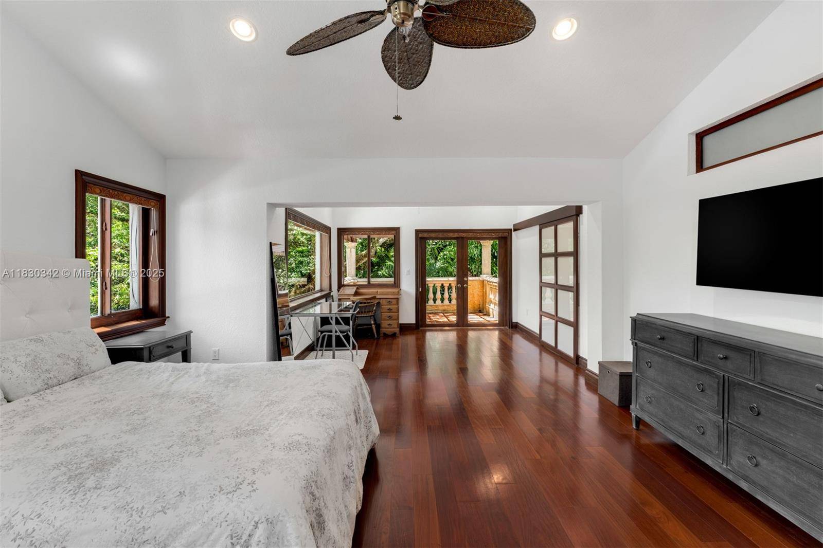 Pinecrest, FL 33156,11401 SW 69th Ave