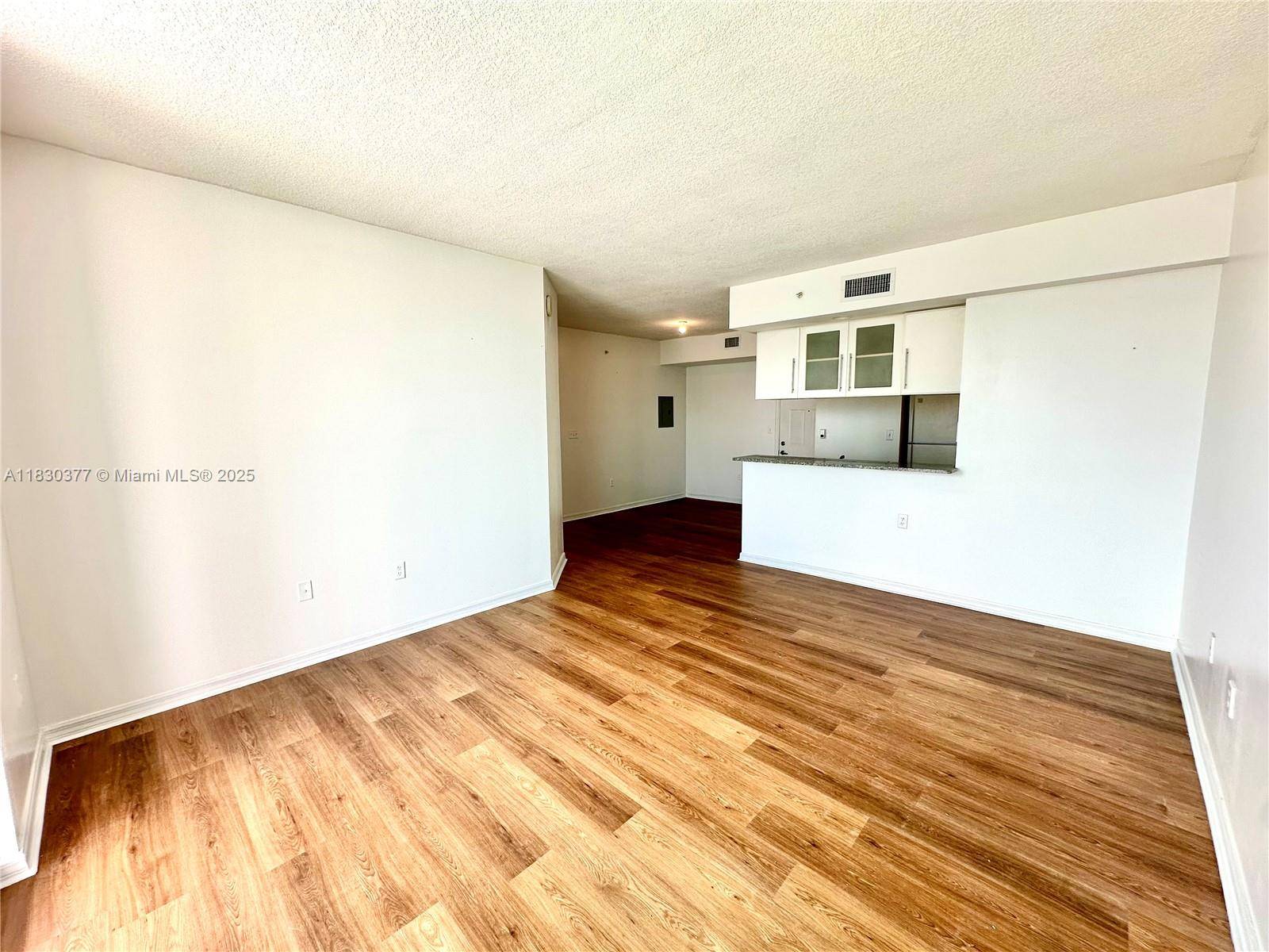 Miami, FL 33132,275 NE 18th St #2004