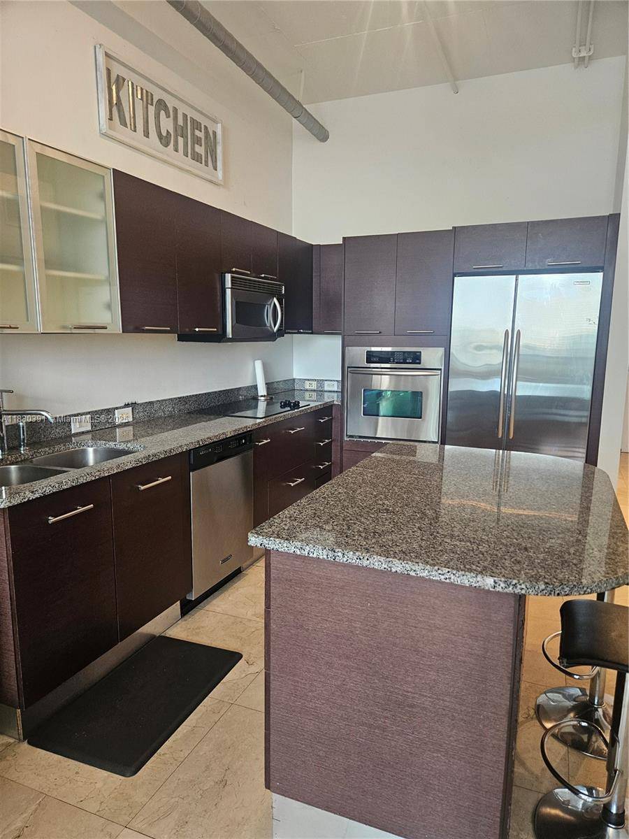 Aventura, FL 33180,3029 NE 188th St #1006