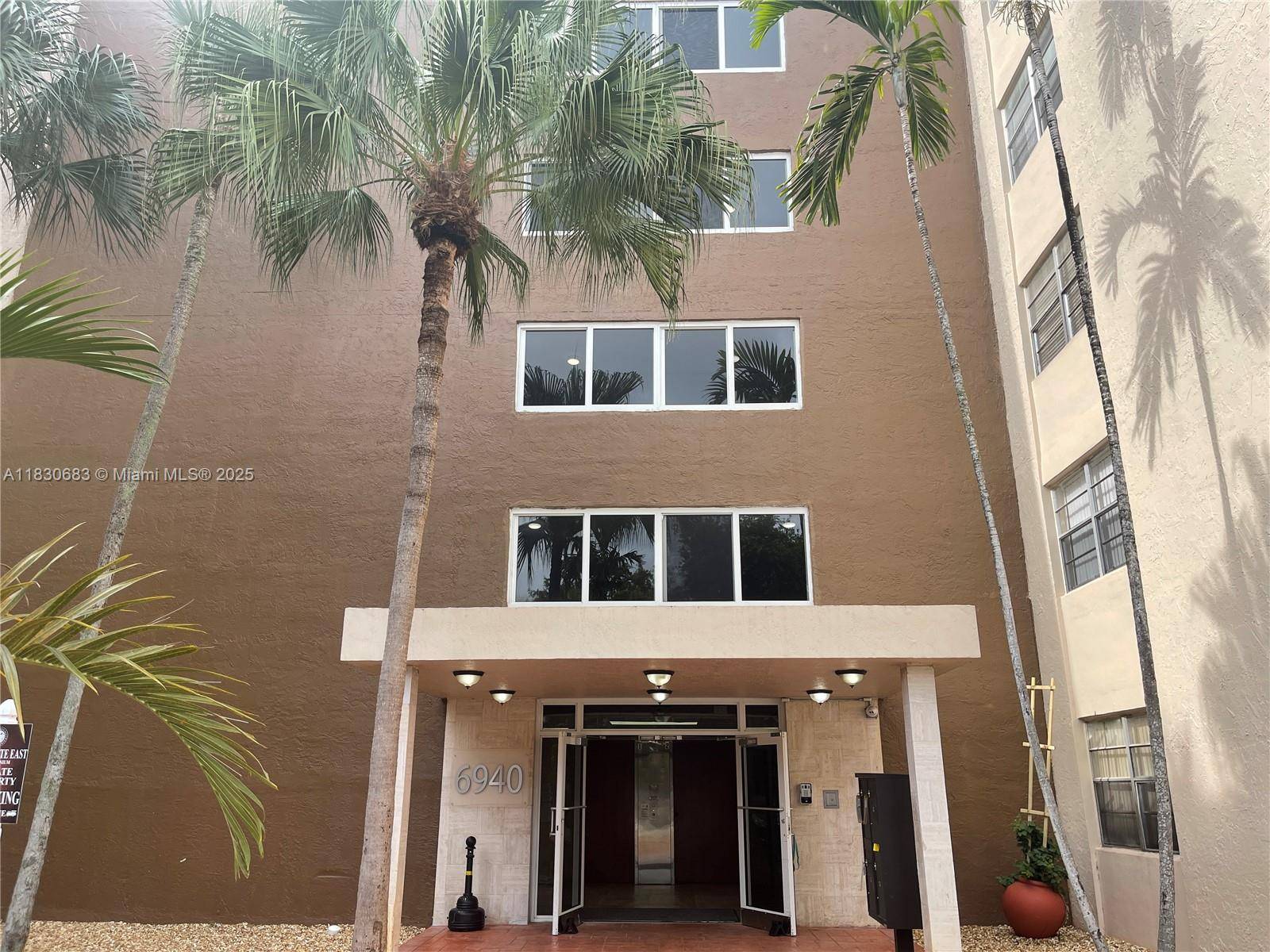 Hialeah, FL 33015,6940 Miami Gardens Dr #1-329