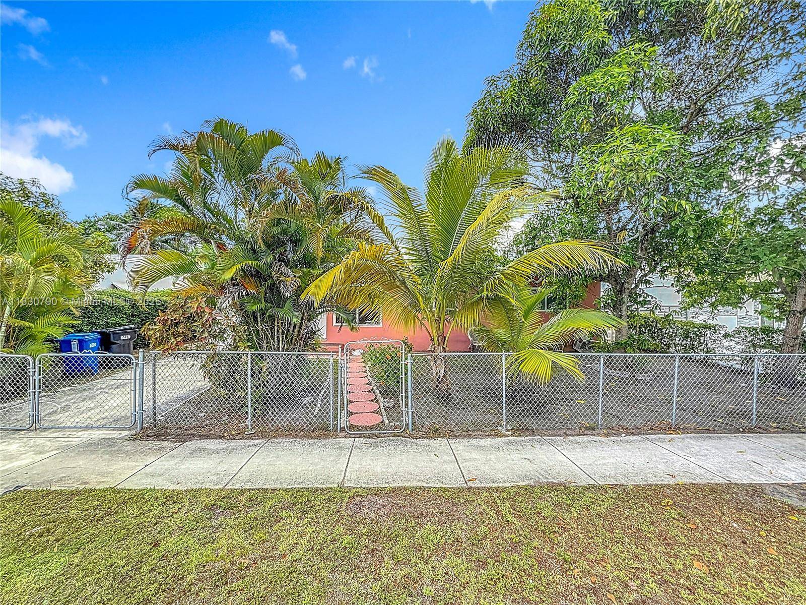North Miami Beach, FL 33162,15705 NE 10th Ave