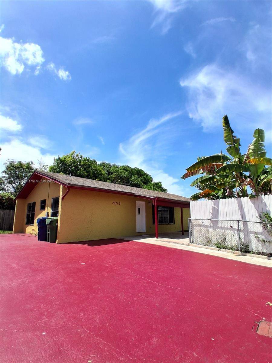 Miami Gardens, FL 33055,20769 NW 41st Ave Rd