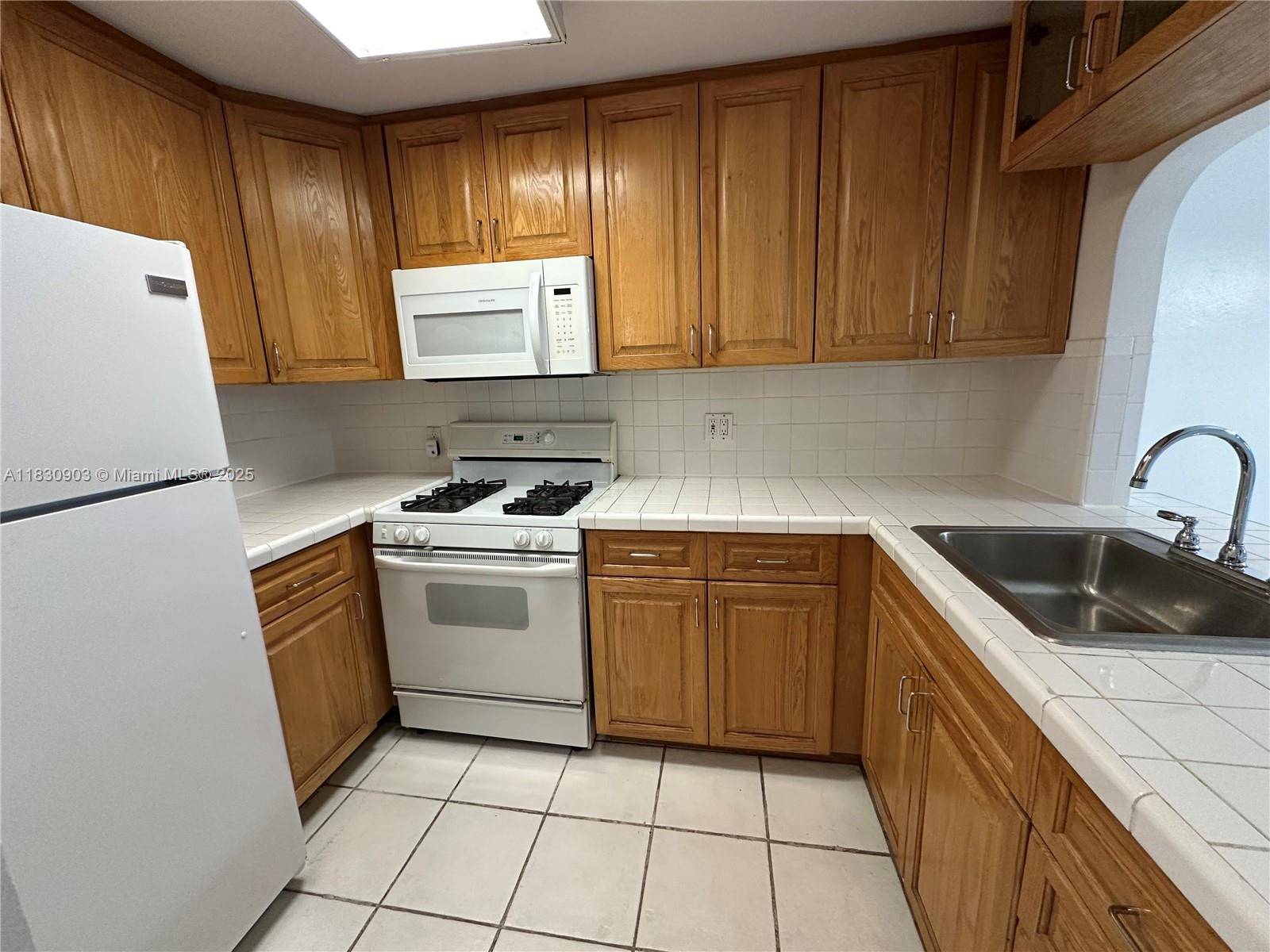 Pinecrest, FL 33156,6707 N Kendall Dr #113