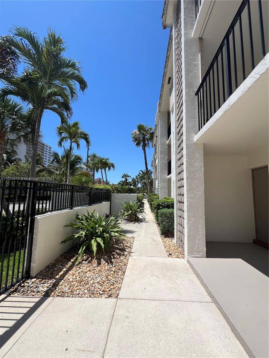 Fort Lauderdale, FL 33308,4143 N Ocean Blvd #303