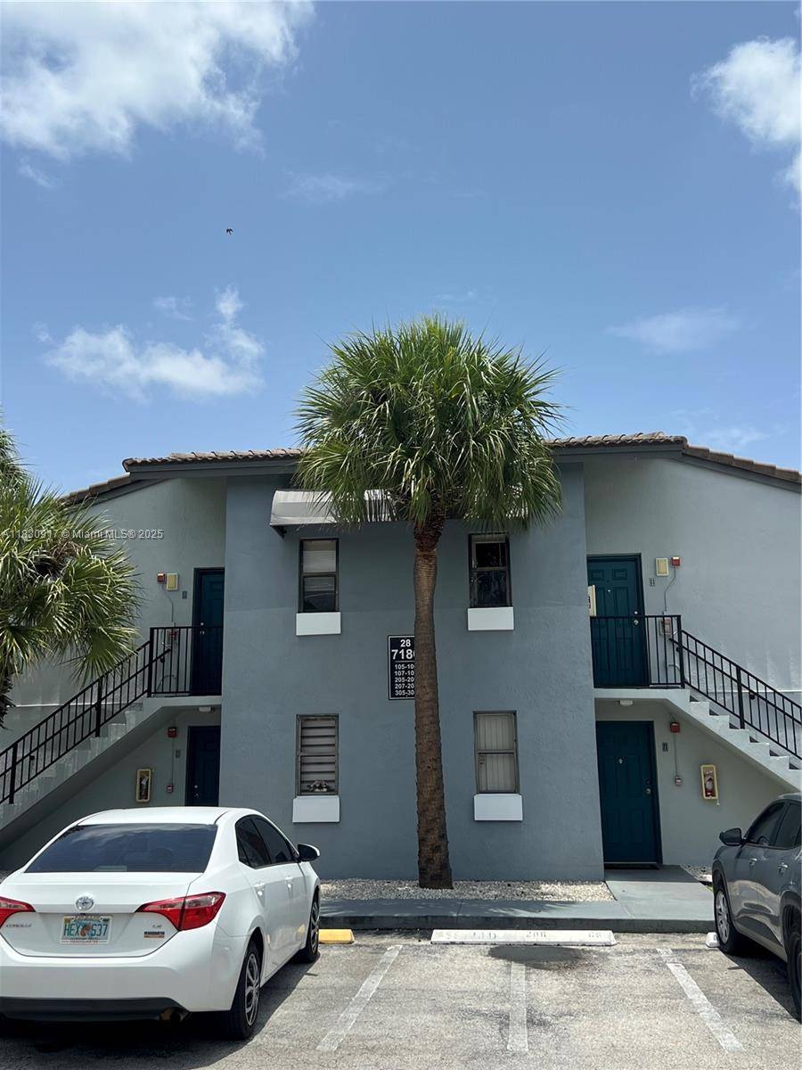 Hialeah, FL 33015,7180 NW 179th St #109