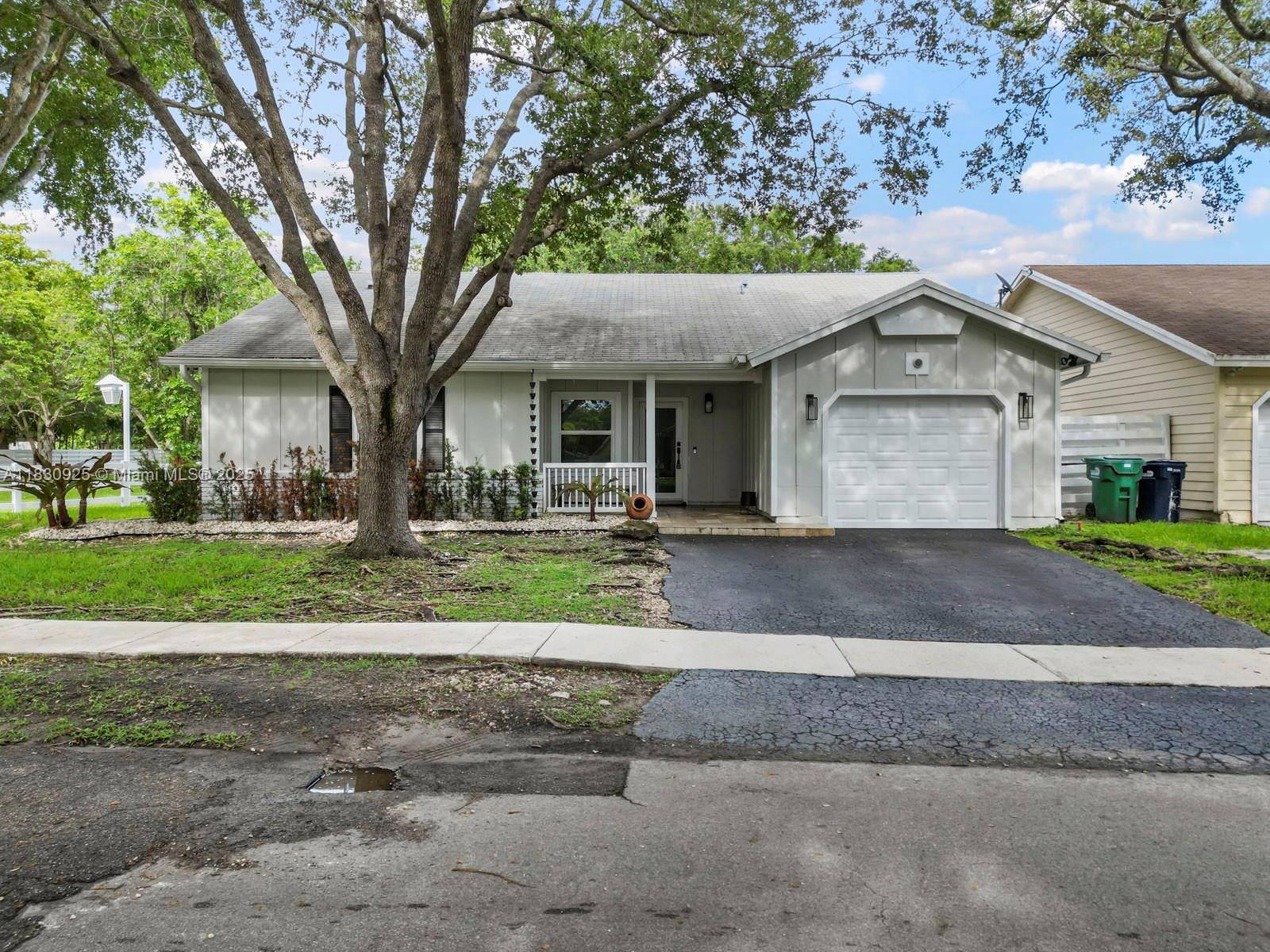 Miami, FL 33186,14913 SW 143rd Ct