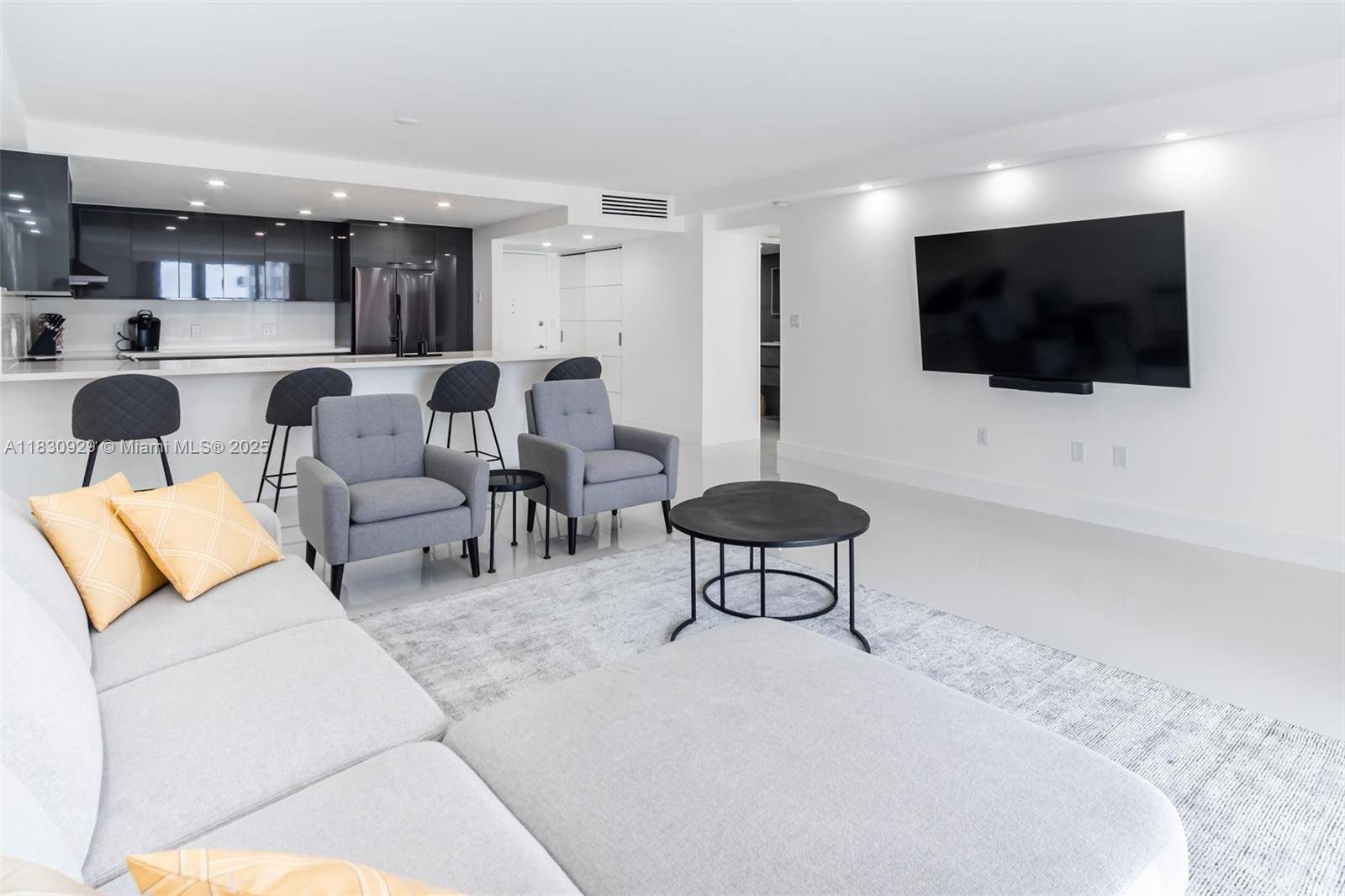Miami Beach, FL 33140,5701 Collins Ave #601