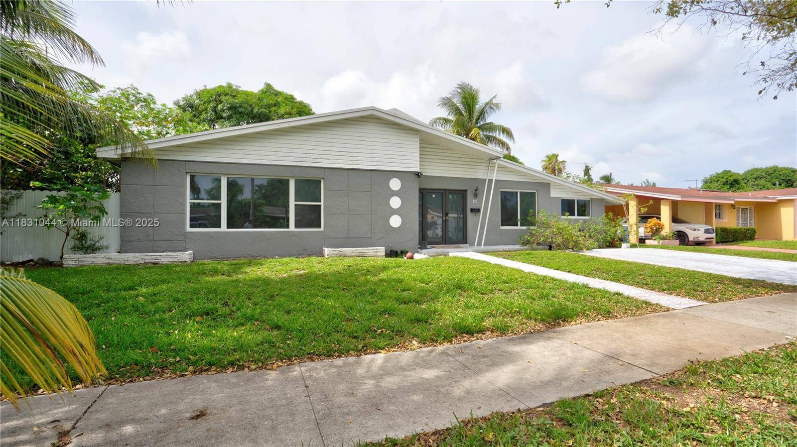 North Miami Beach, FL 33162,225 NE 175th St
