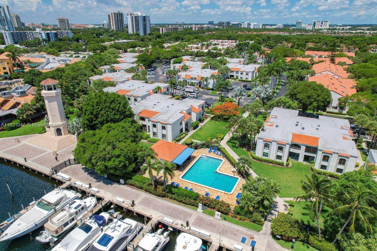 Aventura, FL 33180,3552 Magellan Cir #122