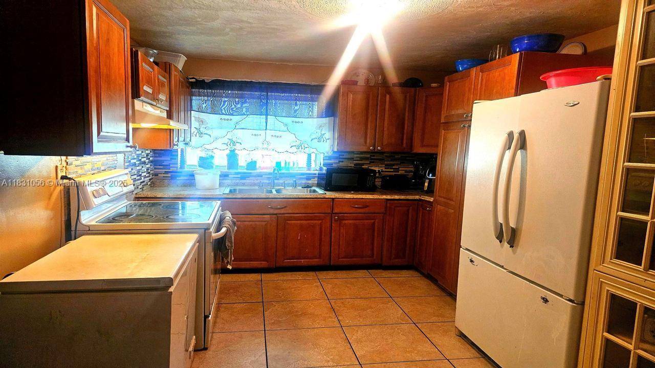 Lantana, FL 33462,620 W Branch St