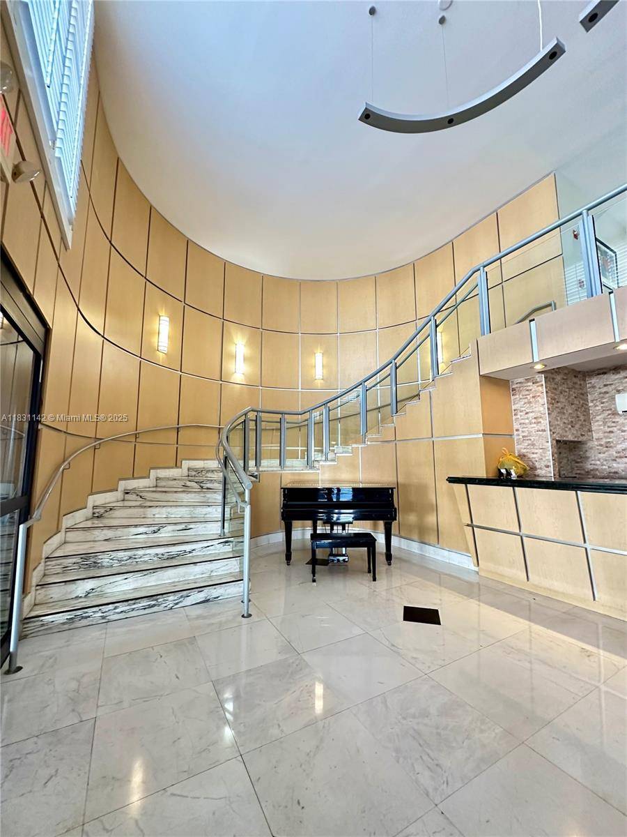 Miami Beach, FL 33141,6770 Indian Creek Dr #4T