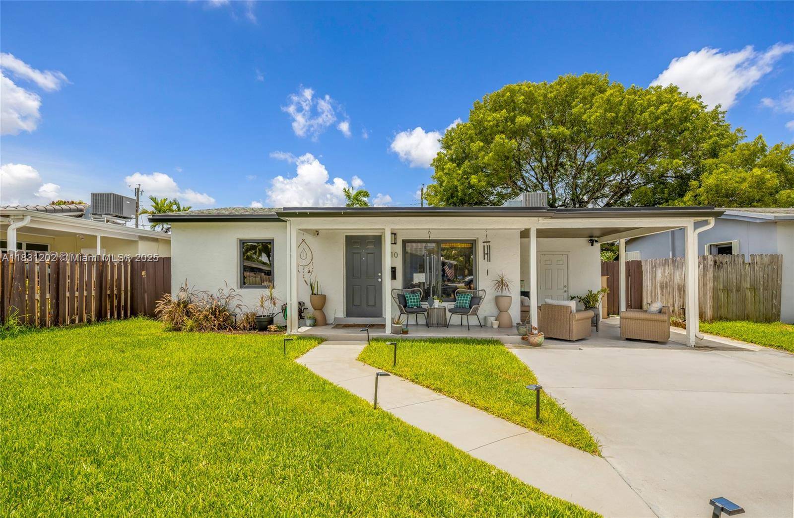 Oakland Park, FL 33334,210 NE 51st Ct