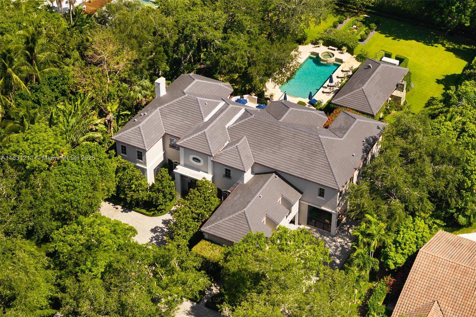 Miami, FL 33143,5071 Pine Drive