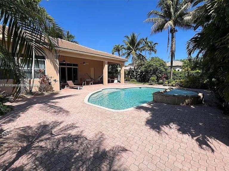 Davie, FL 33330,3230 SW 139th Ter