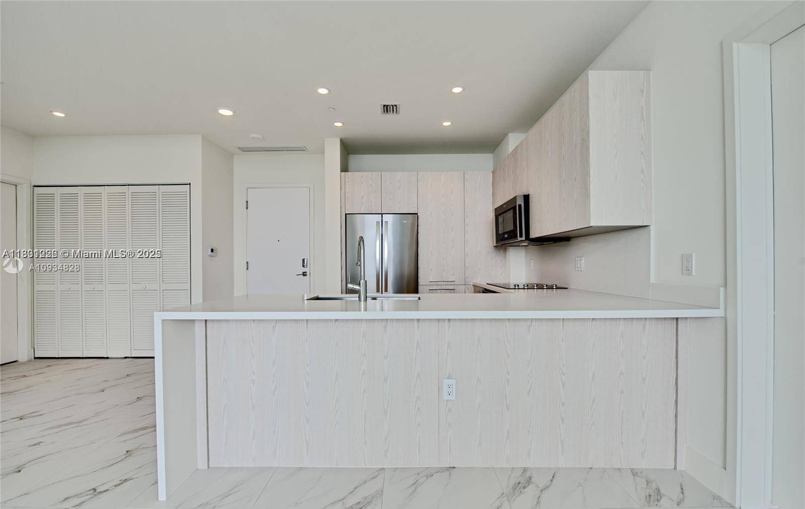 Sunrise, FL 33323,2000 Metropica Way #2606