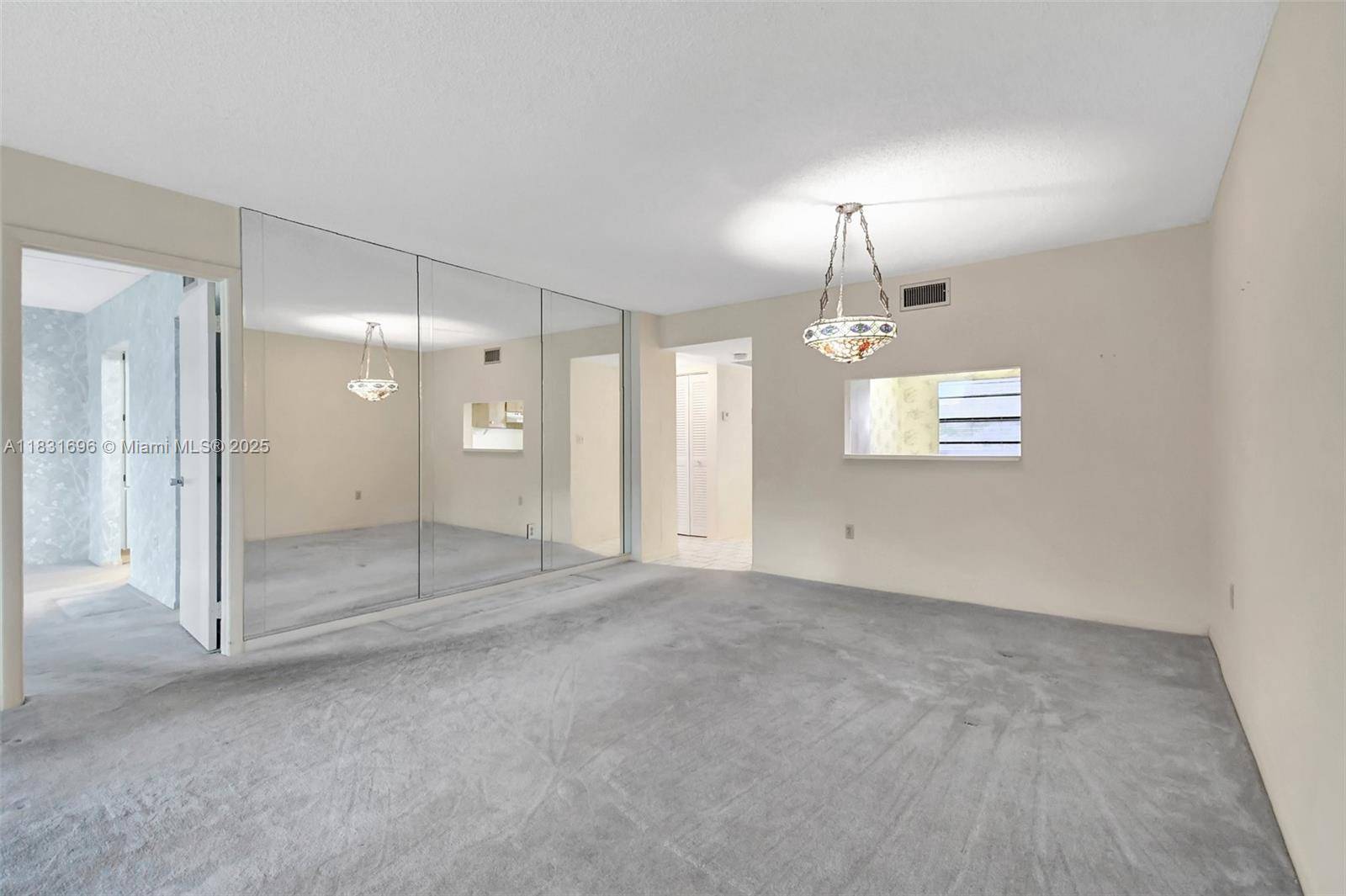 Pembroke Pines, FL 33026,1001 Colony Point Cir #220