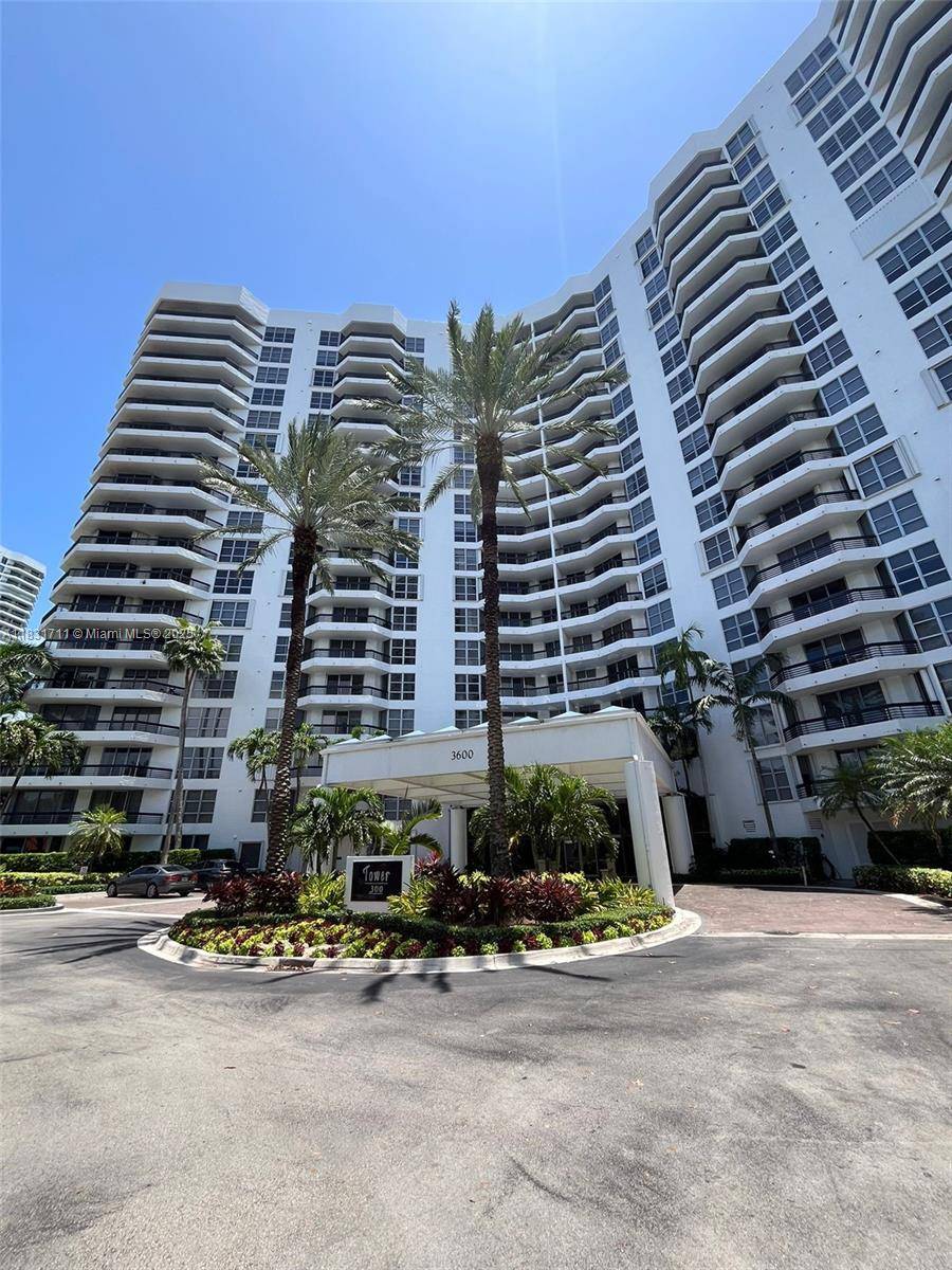 Aventura, FL 33180,3600 NE Mystic Pointe Dr #1010