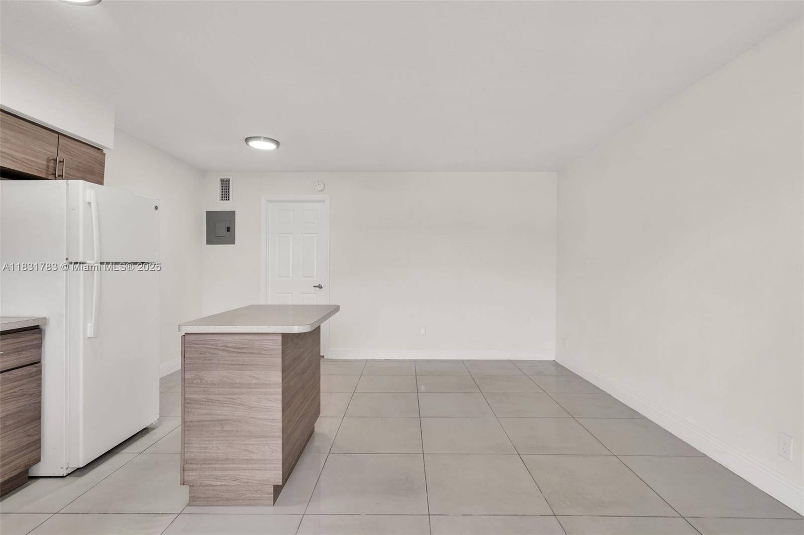 Hollywood, FL 33024,6034 Arthur St #3
