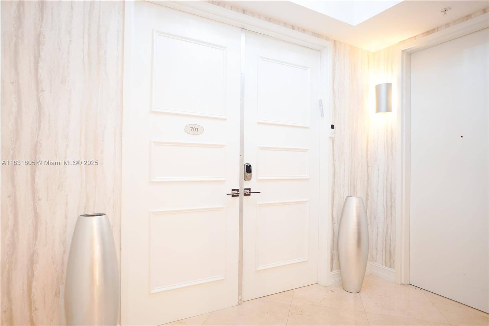 Sunny Isles Beach, FL 33160,18101 Collins Ave #701