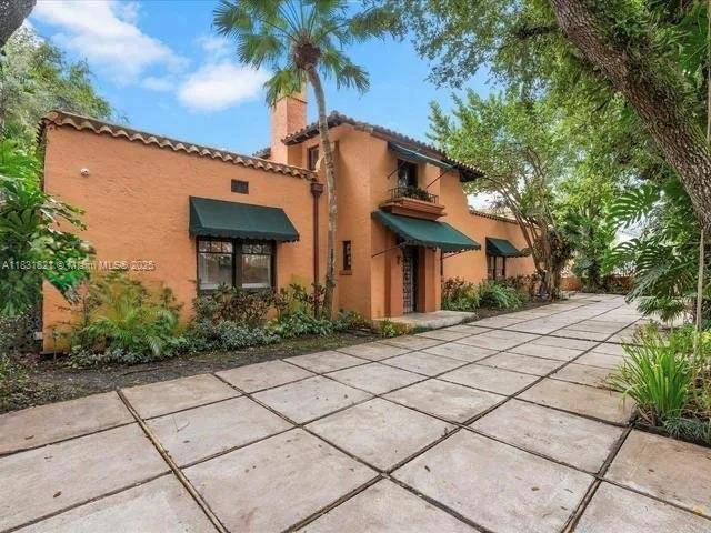 Coral Gables, FL 33134,1006 S Greenway Dr