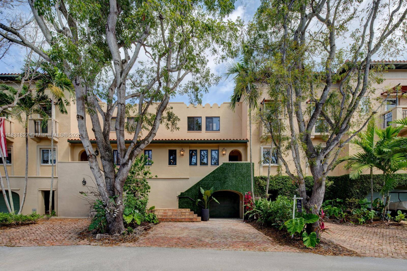 Palmetto Bay, FL 33157,6206 Paradise Point Dr