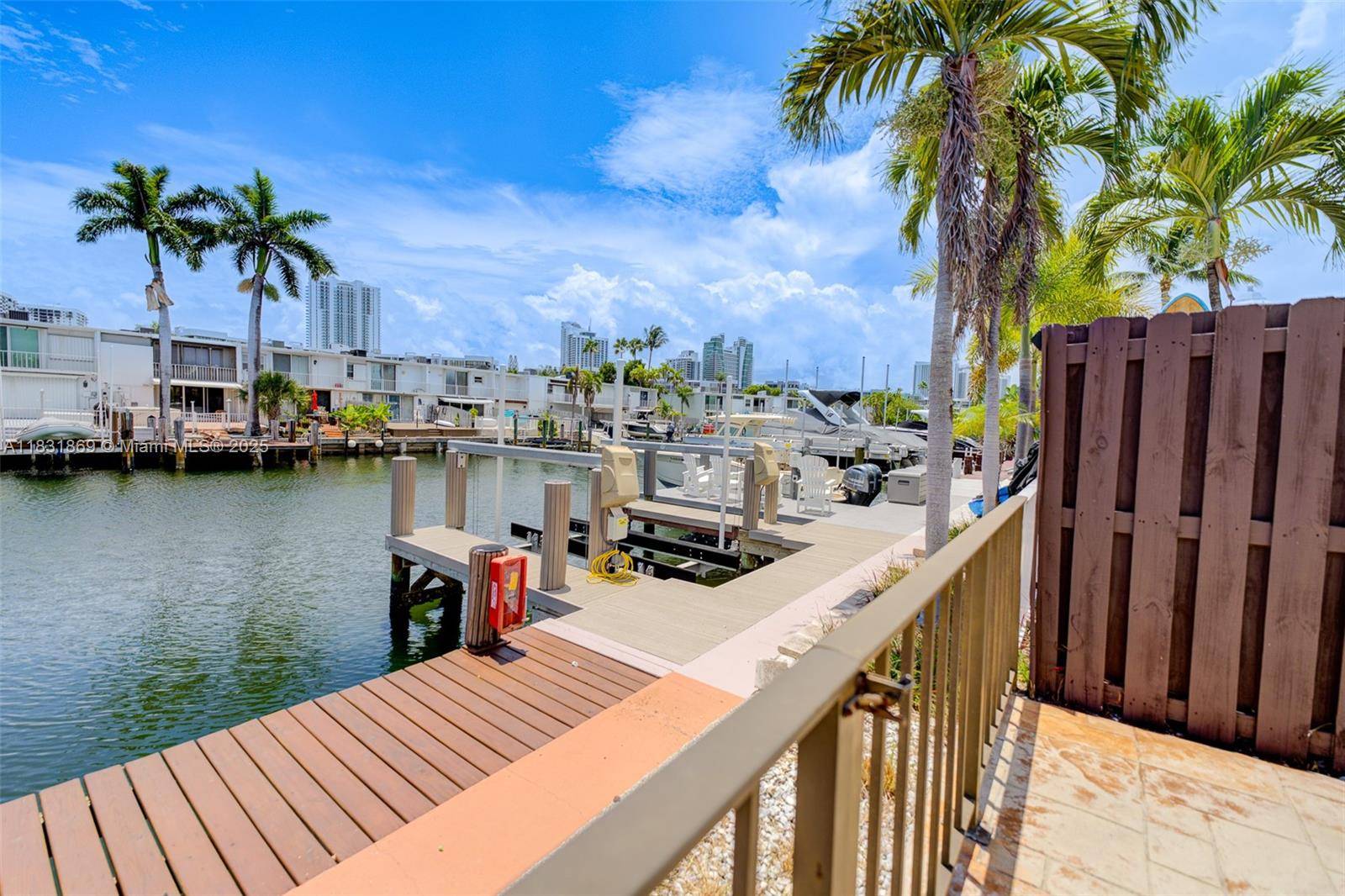 Hallandale Beach, FL 33009,1014 NE 25th Ave #140