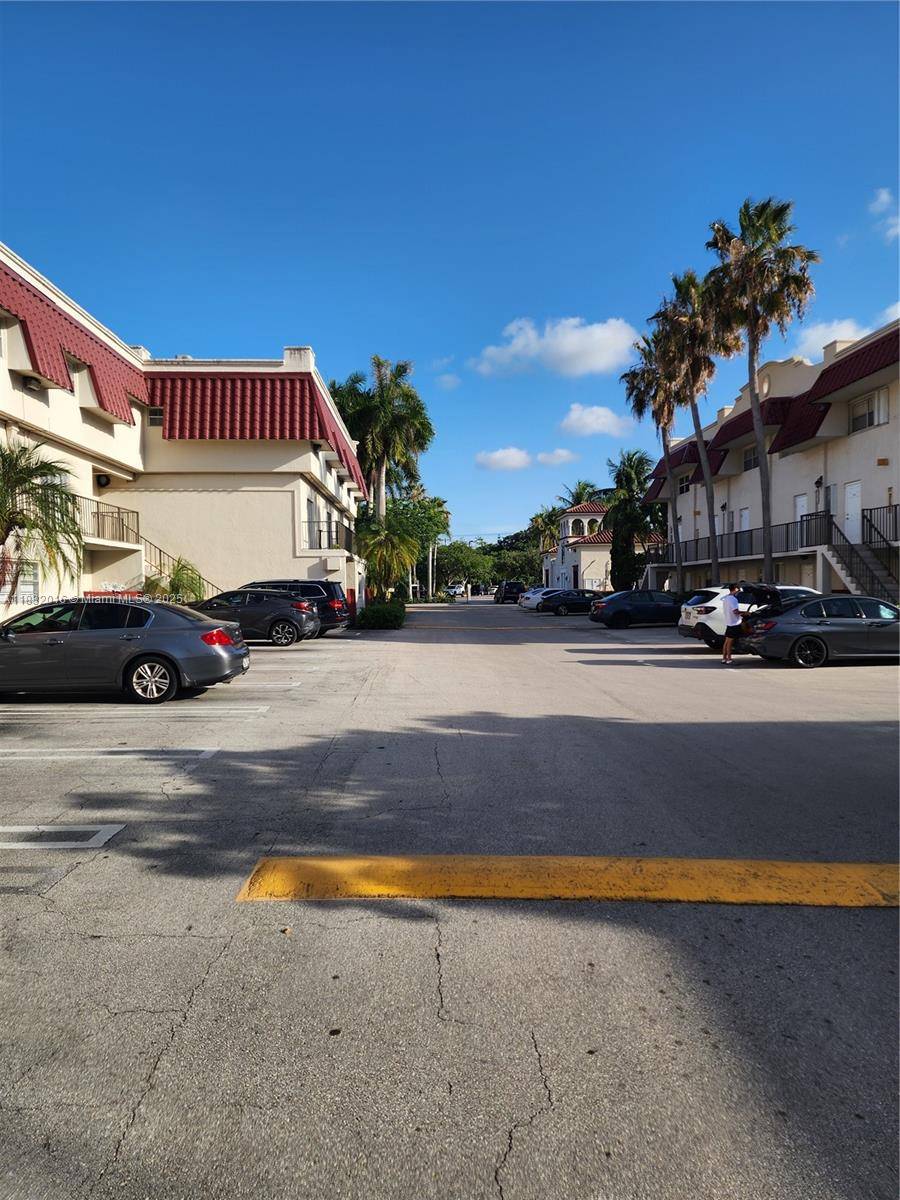 Pinecrest, FL 33156,Address not disclosed