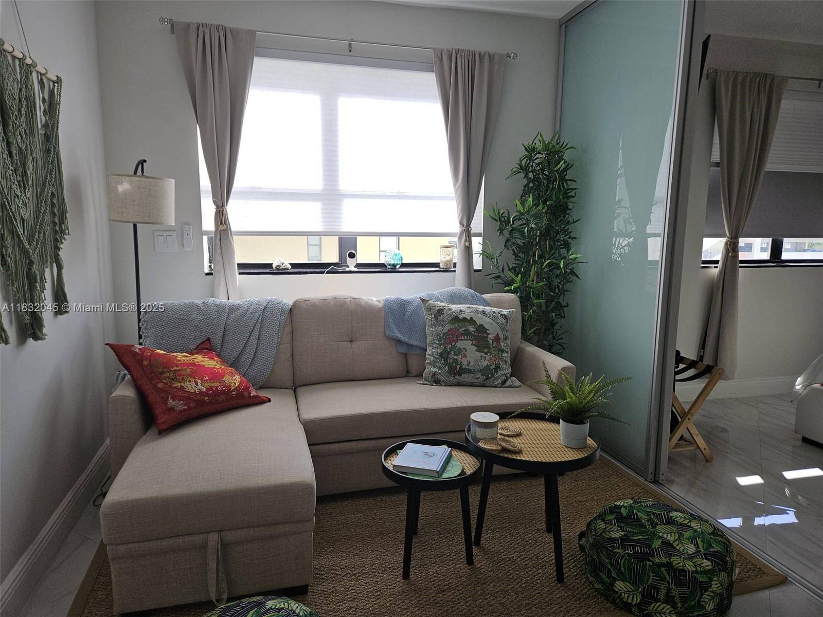 Miami Beach, FL 33139,1390 Ocean Dr #502