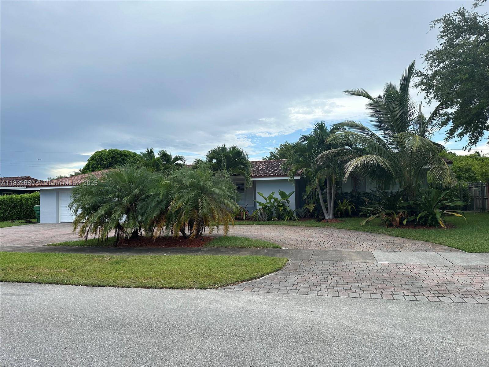 Miami, FL 33173,8821 SW 87th St