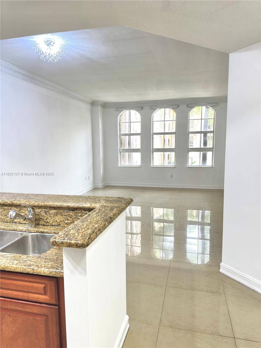 Aventura, FL 33180,3001 NE 185th St #238