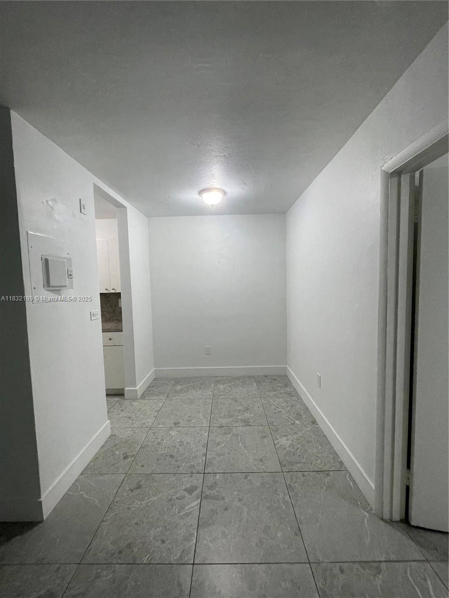 Miami, FL 33135,1100 SW 36th Ct #9