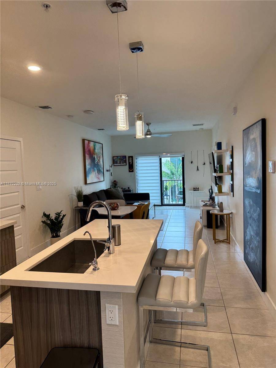 Doral, FL 33166,4670 NW 84th Ave #33