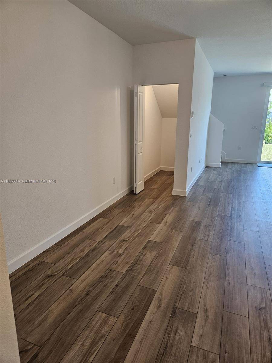 Port St Lucie, FL 34984,319 SE Crossoak Ln