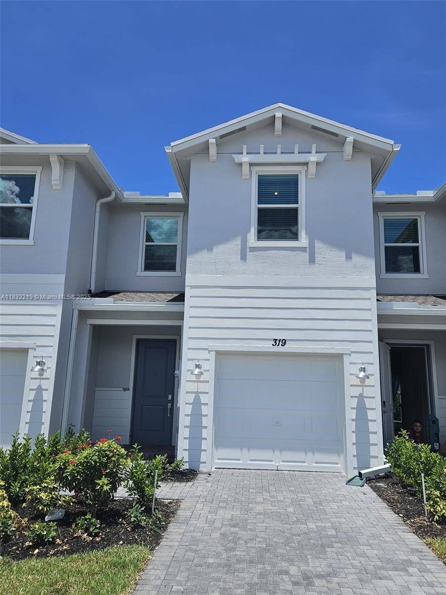 Port St Lucie, FL 34984,319 SE Crossoak Ln