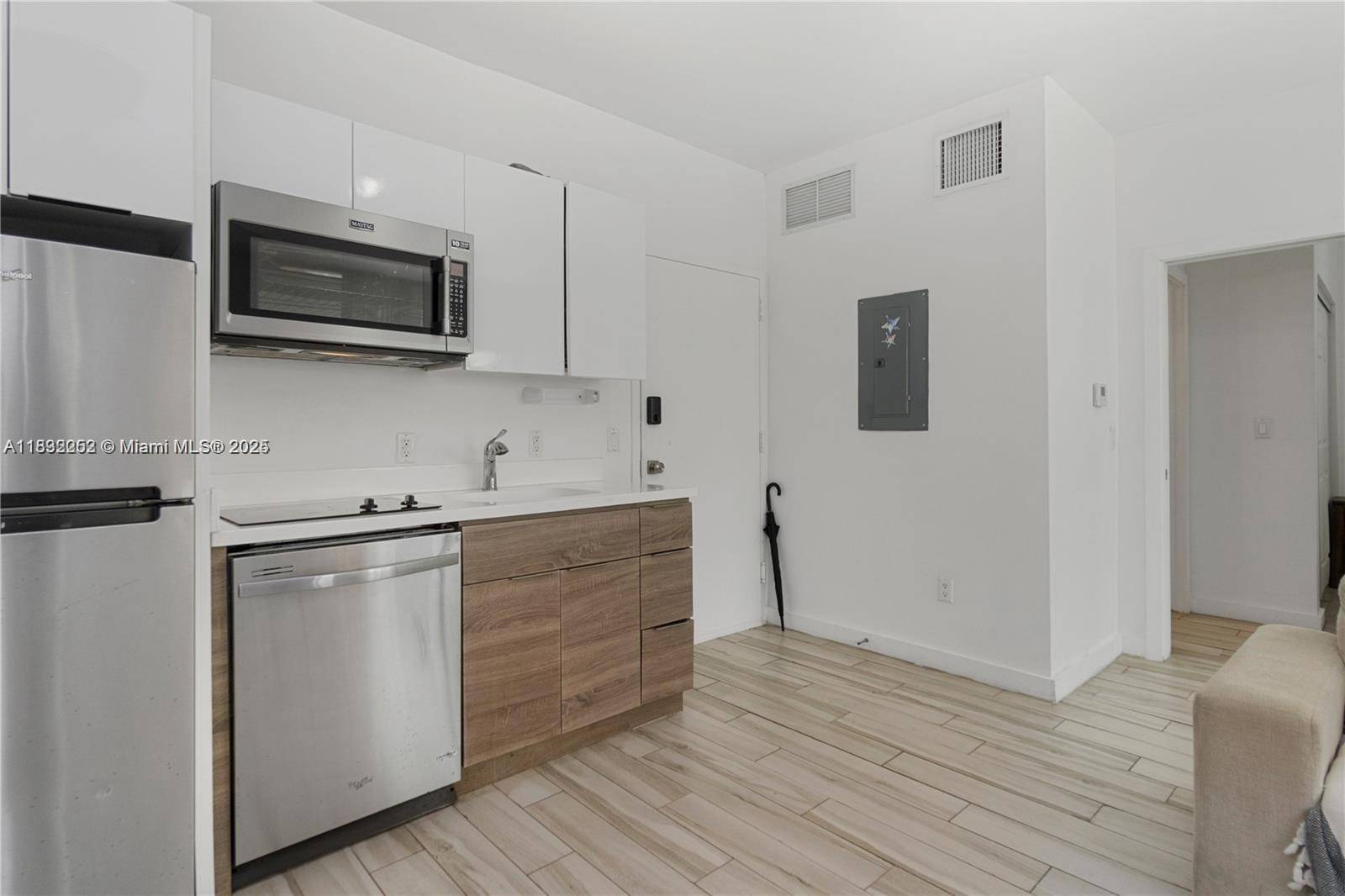 Miami Beach, FL 33139,1560 Meridian Ave #108