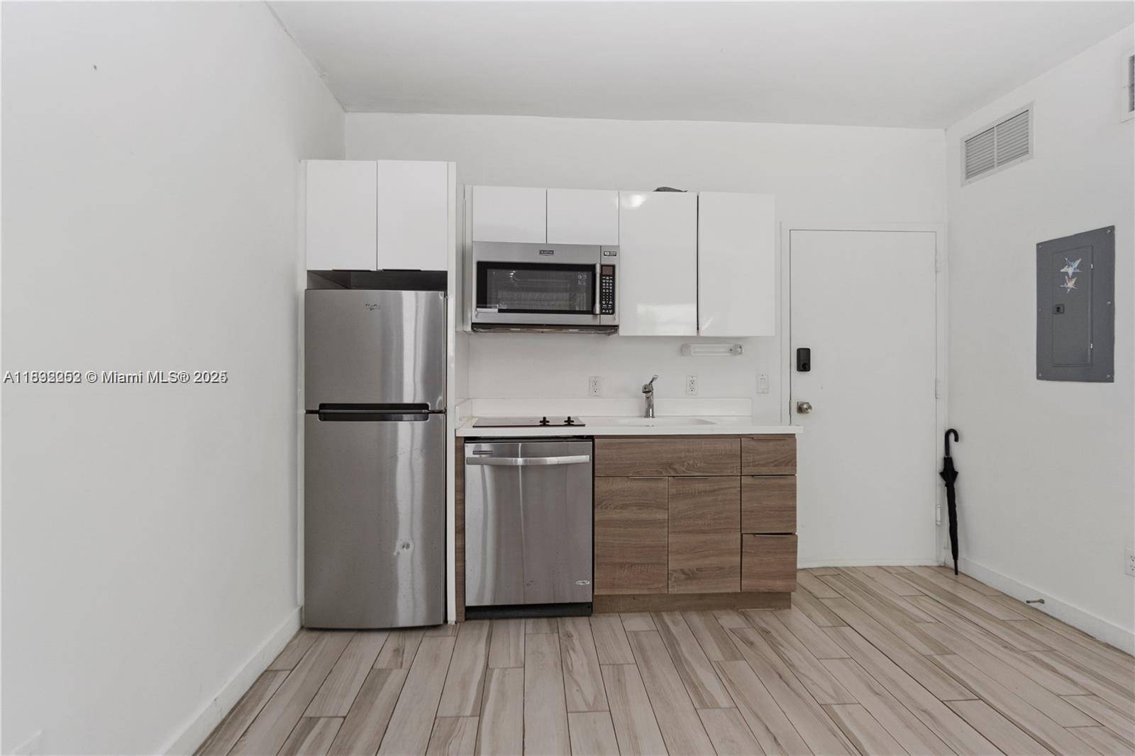 Miami Beach, FL 33139,1560 Meridian Ave #108