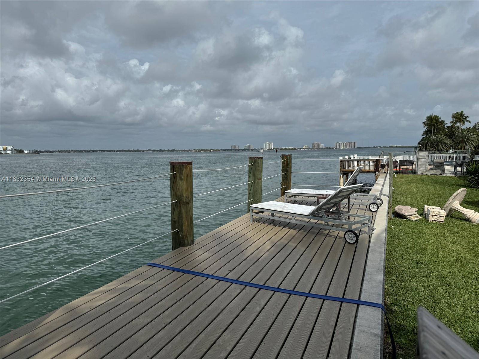Miami Beach, FL 33141,2250 Bay Dr #5