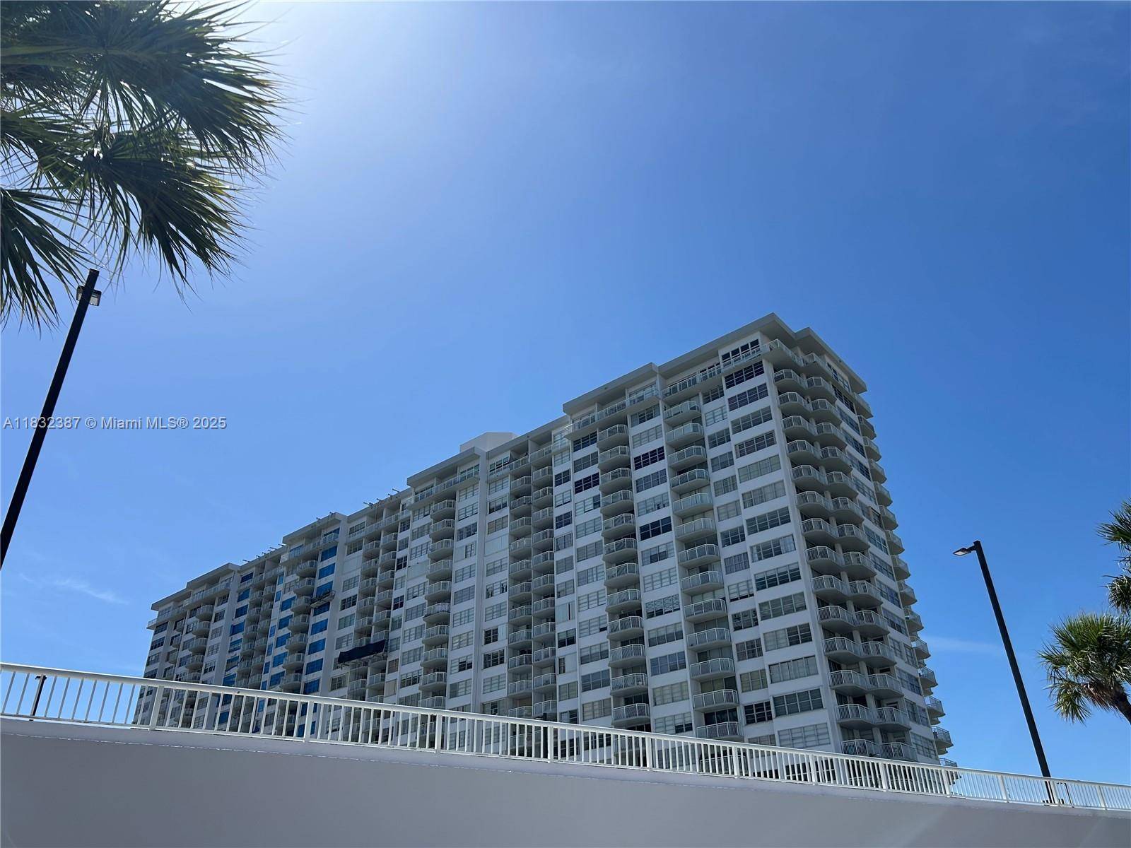 Aventura, FL 33160,18031 Biscayne Blvd #904