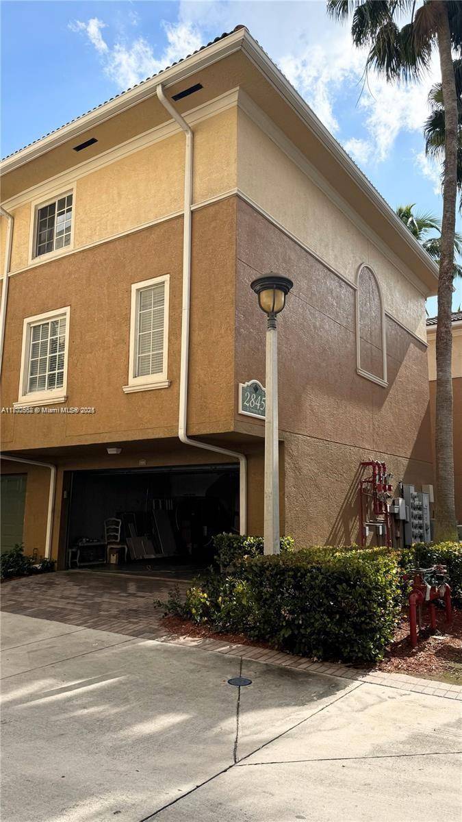 Aventura, FL 33180,2845 NE 185th St #908