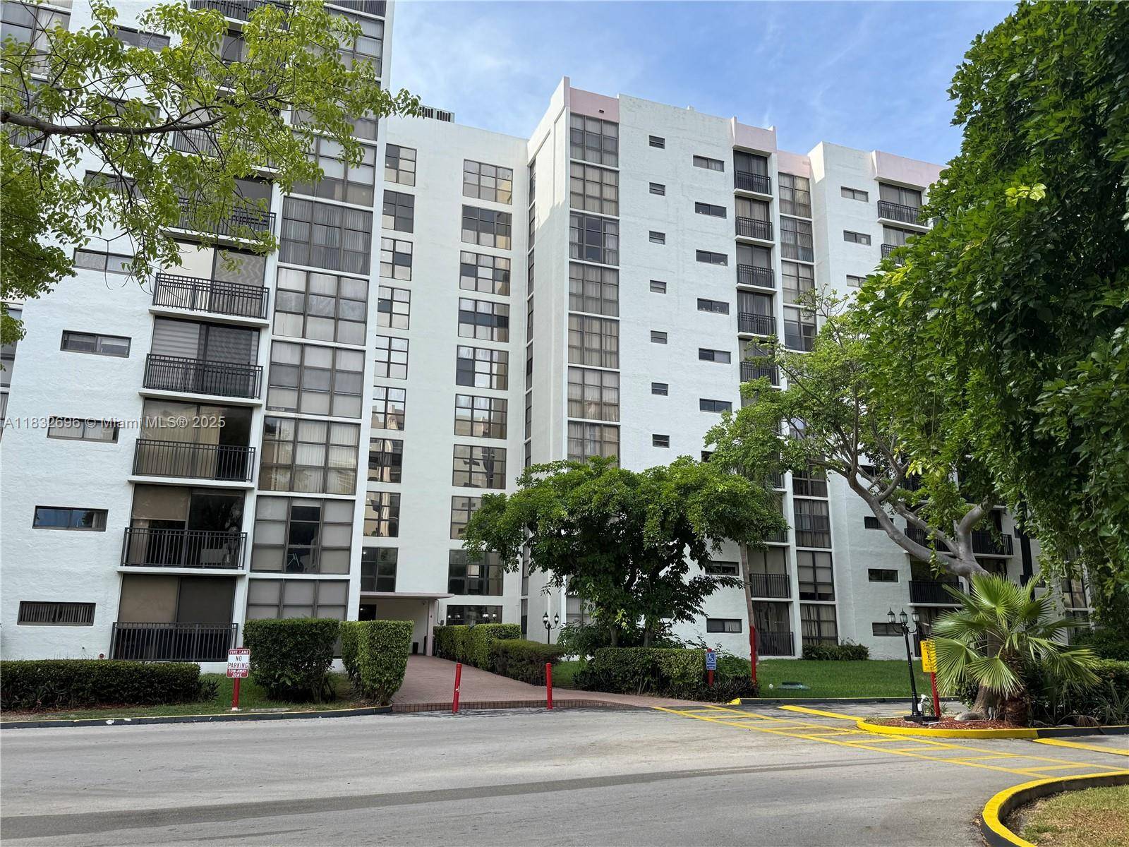 Sunny Isles Beach, FL 33160,17021 N Bay Rd #222