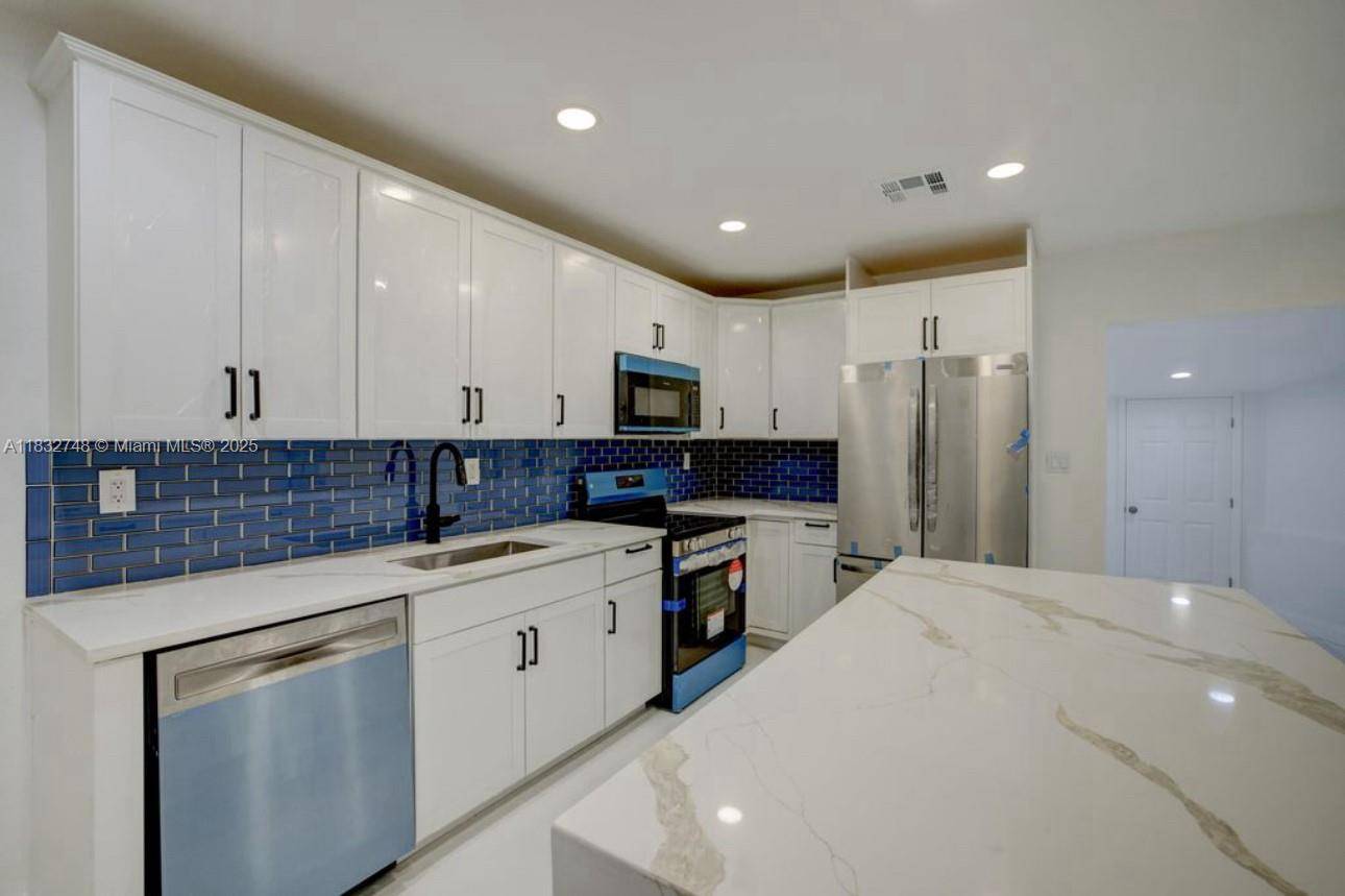 Fort Lauderdale, FL 33311,1101 NW 14th Ct