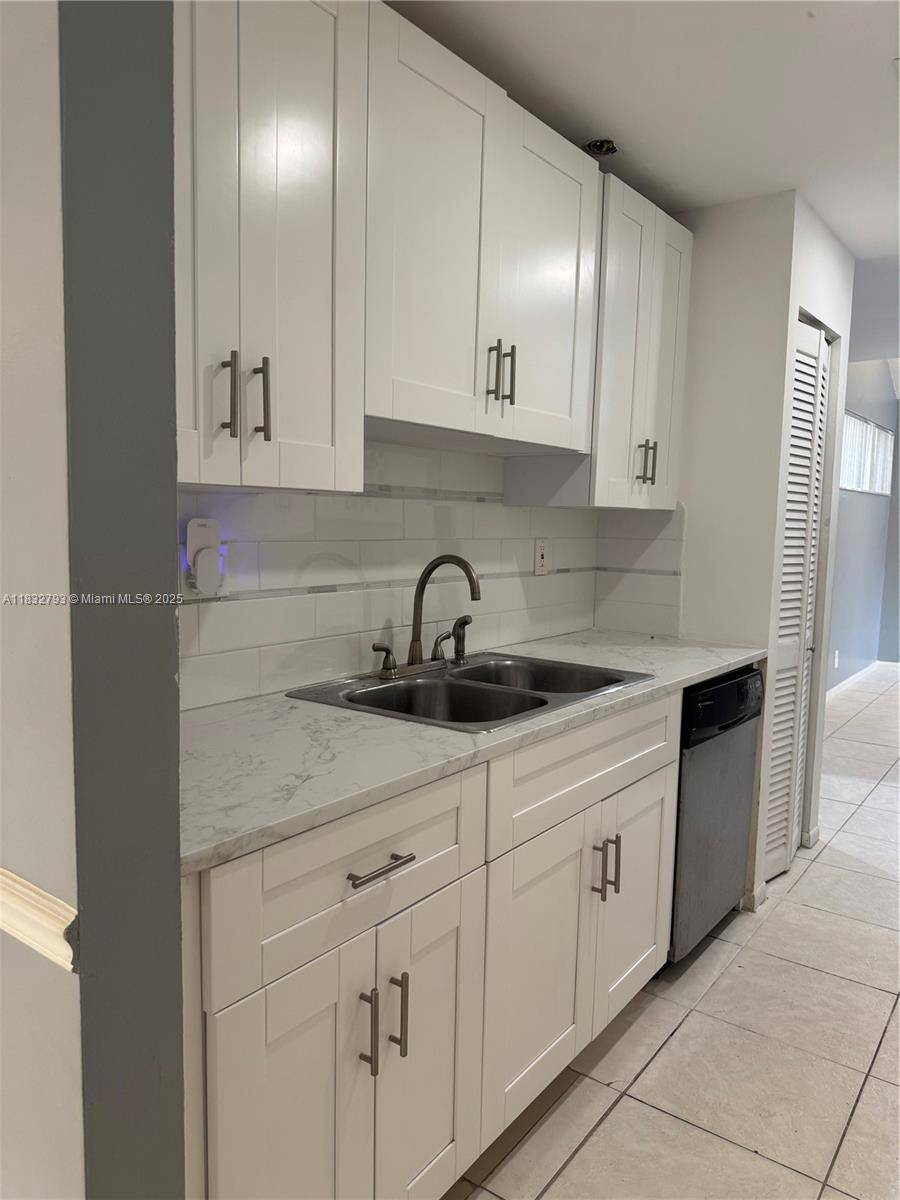Plantation, FL 33324,834 NW 81st Way #8
