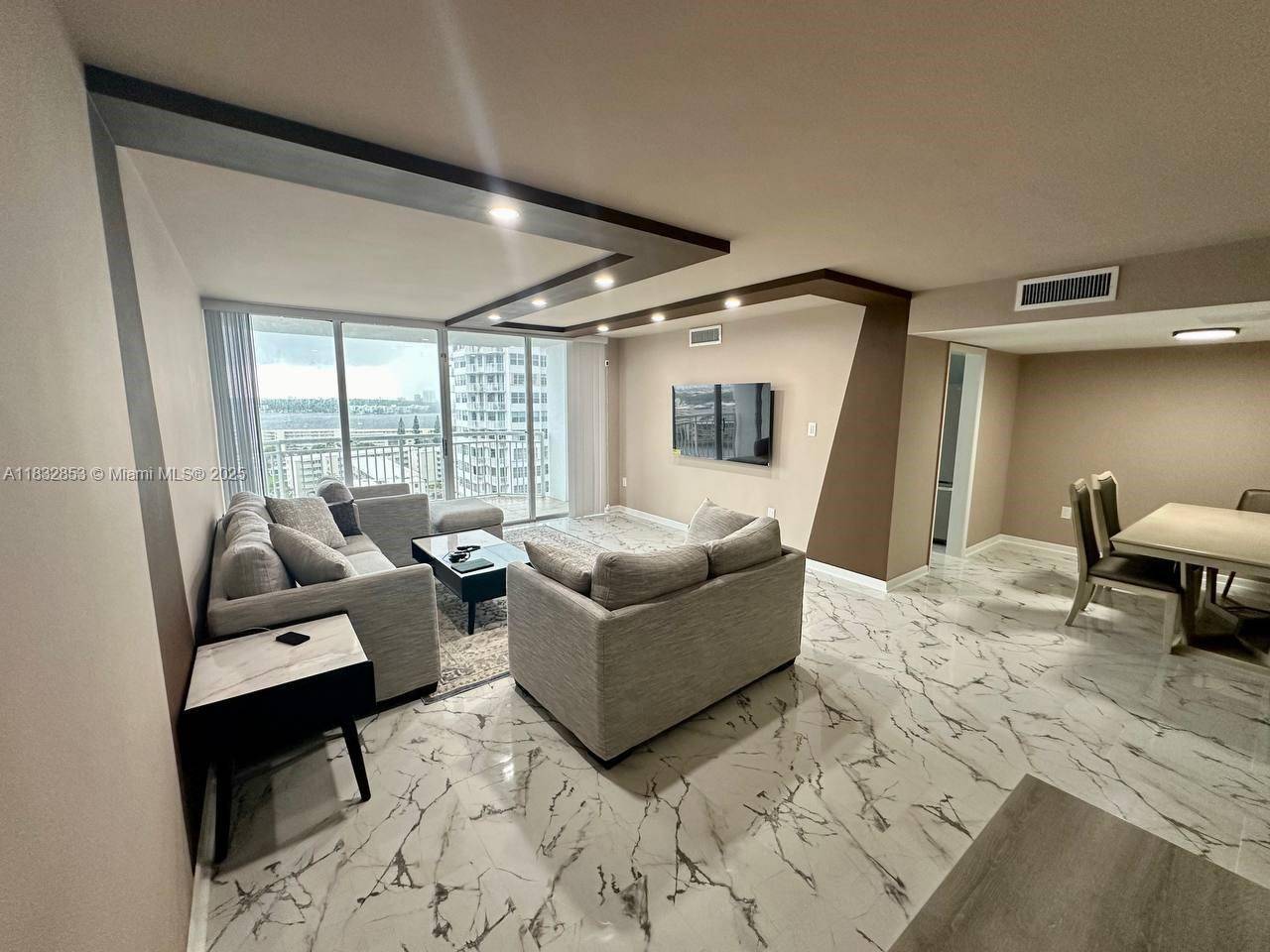 Aventura, FL 33160,18071 Biscayne Blvd #1601