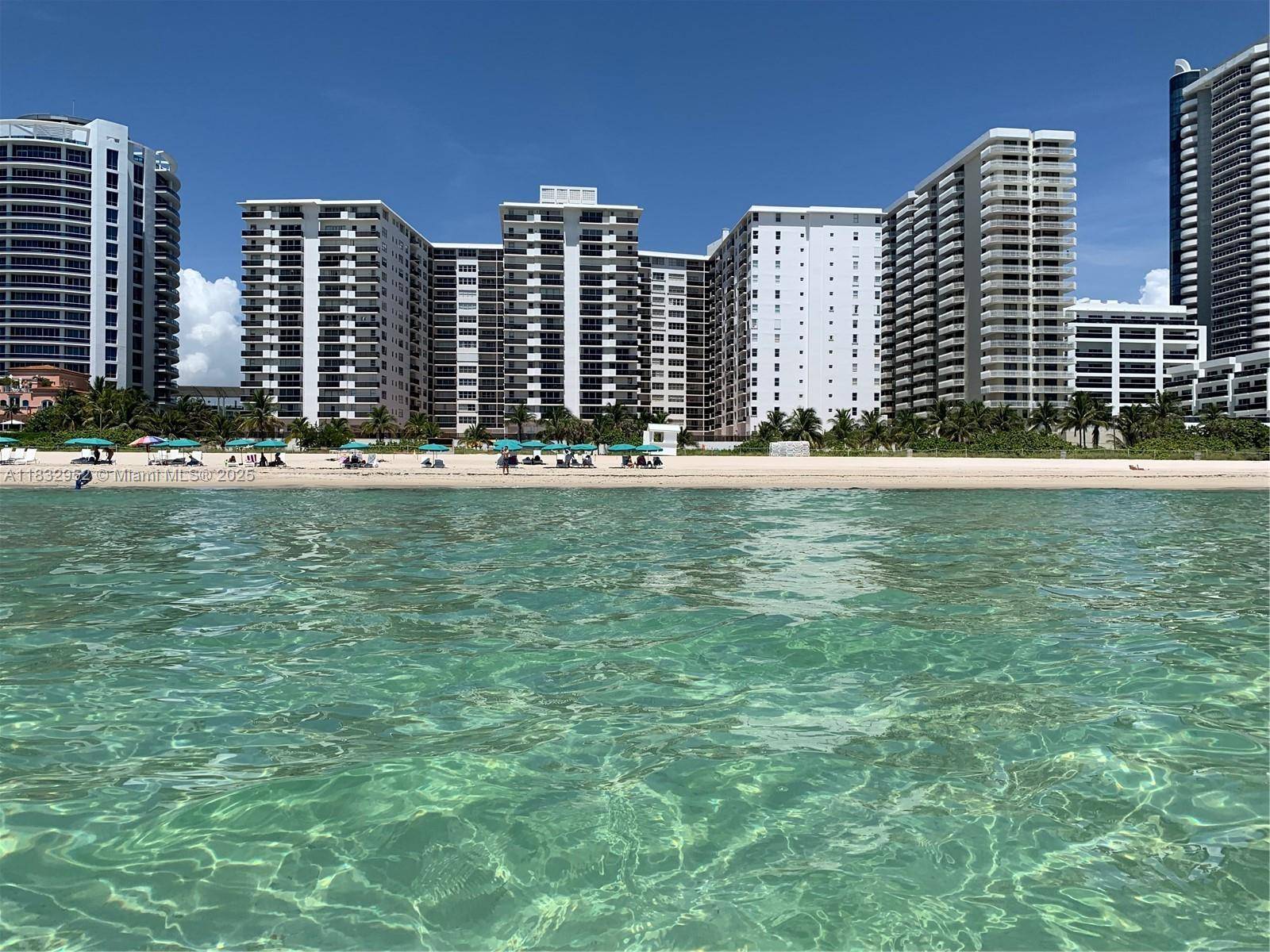 Miami Beach, FL 33140,6039 Collins Ave #529