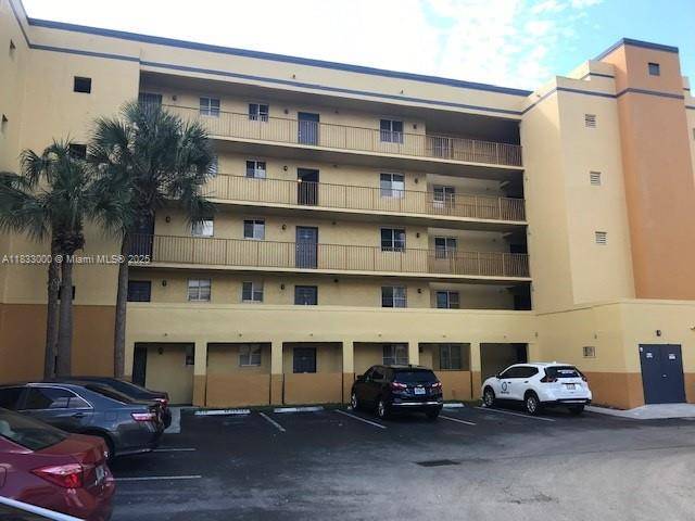 Miami, FL 33193,14961 SW 82nd Ln #21-405