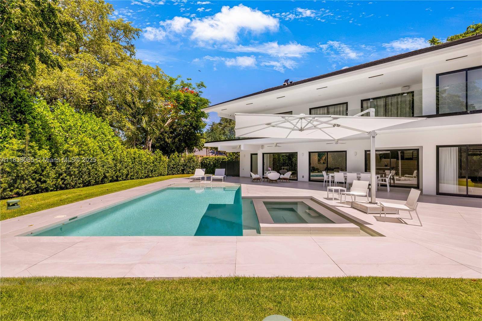 Coral Gables, FL 33143,7180 E Lago Dr