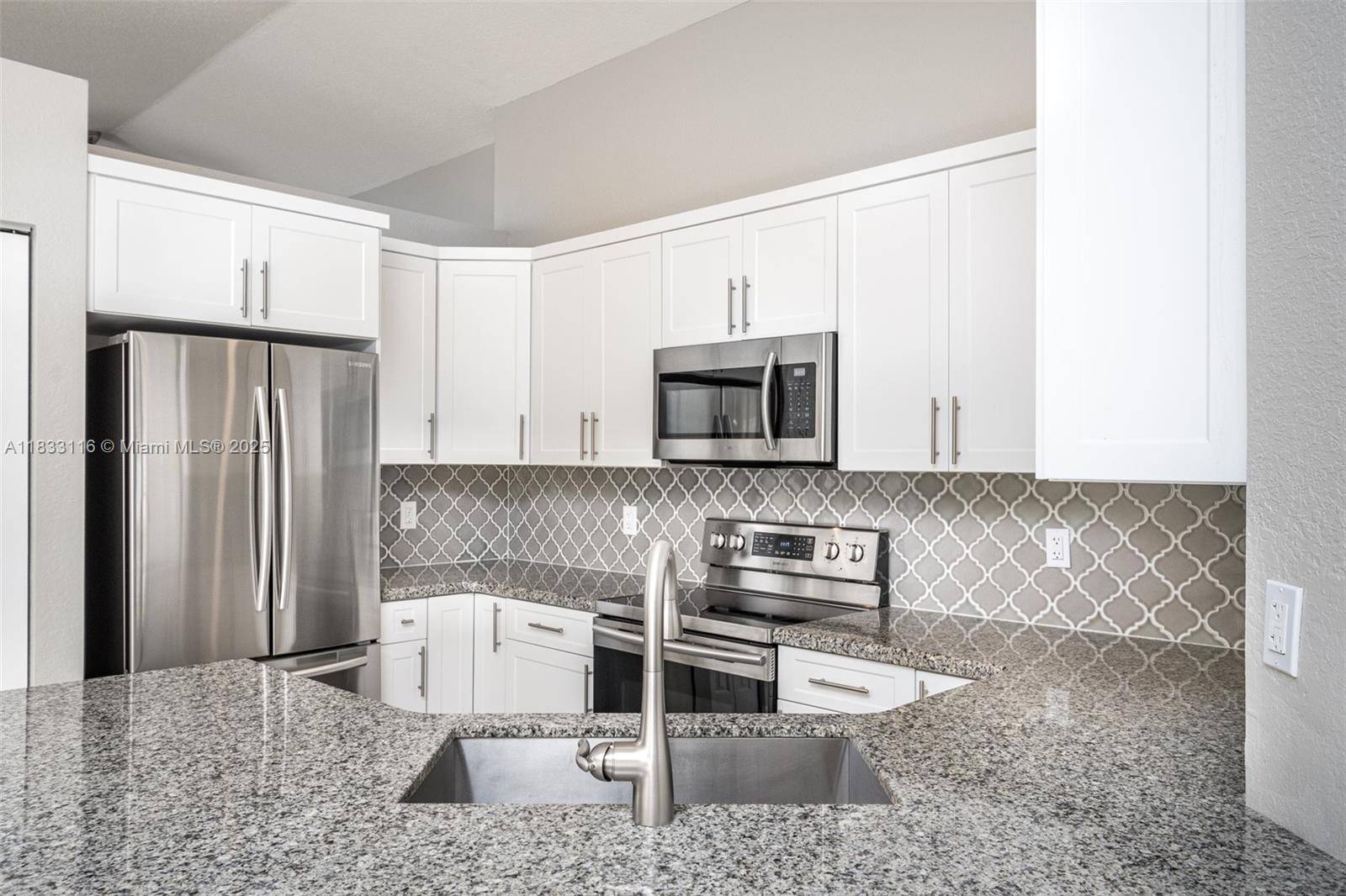 Weston, FL 33327,1524 Canary Island Dr #1524