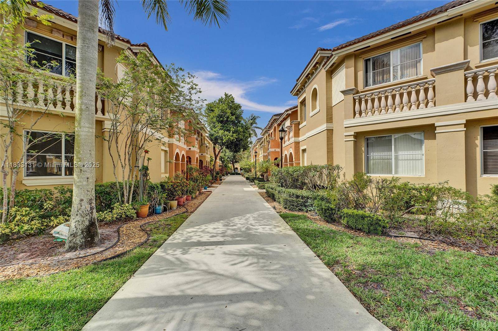 Miramar, FL 33025,8956 SW 18th St #1106